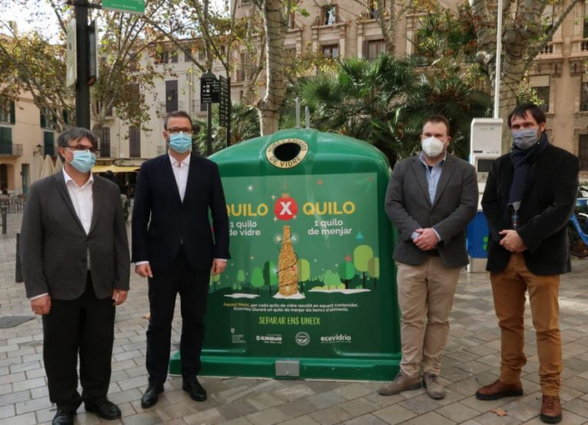 Una campaña solidaria fomenta el reciclaje de vidrio en beneficio de los bancos de alimentos