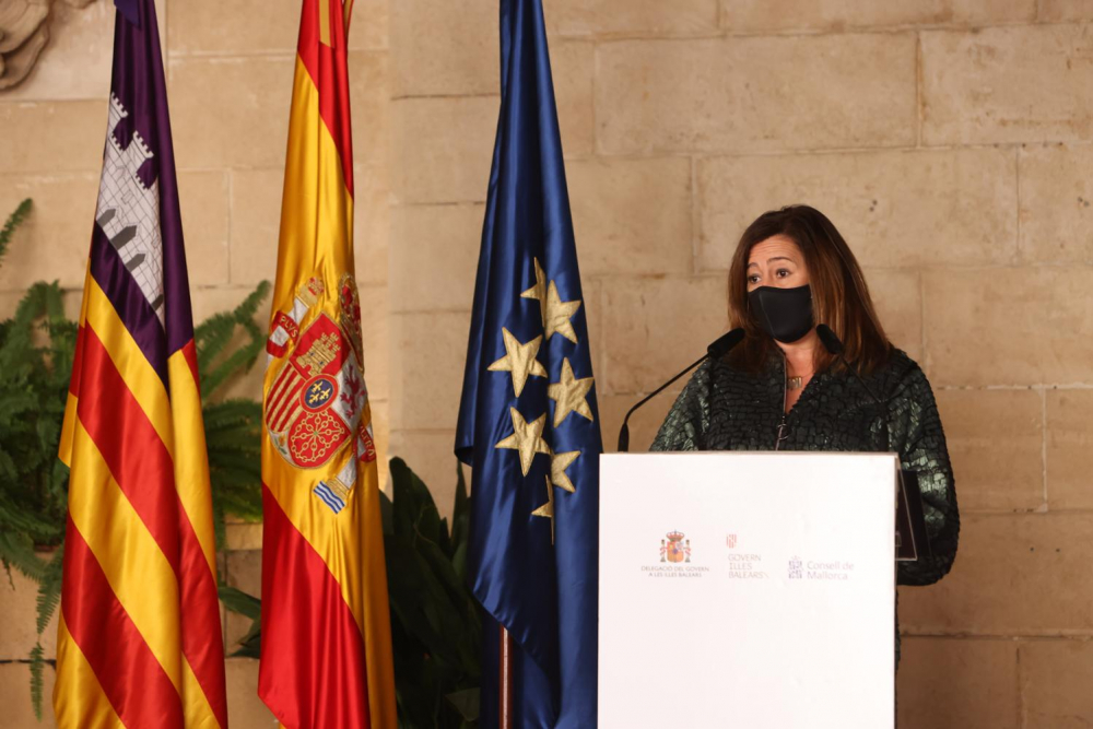 Armengol destaca que la pandemia ha mostrado el papel decisivo de los pilares de la Constitución