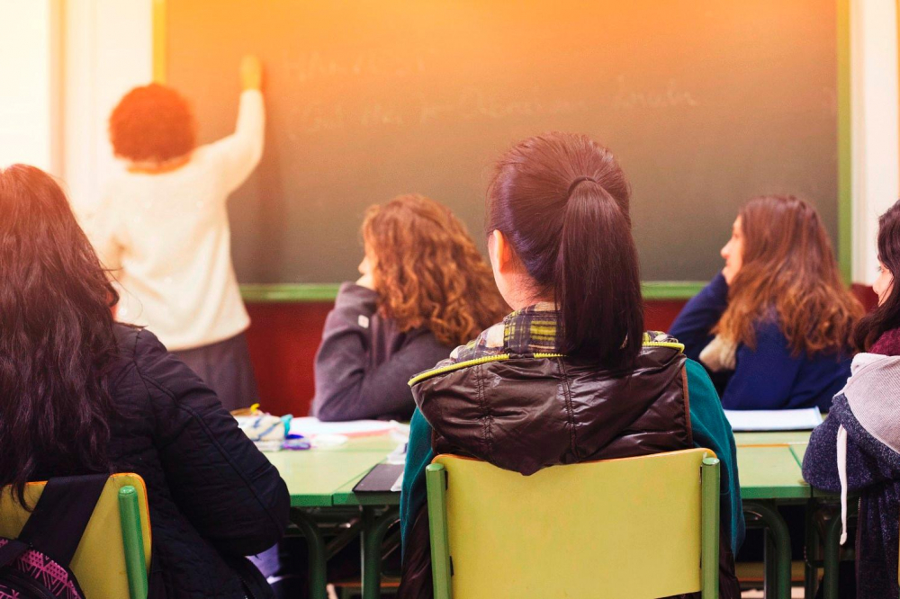 74 estudiantes con PCR positiva, la mayoría en Mallorca