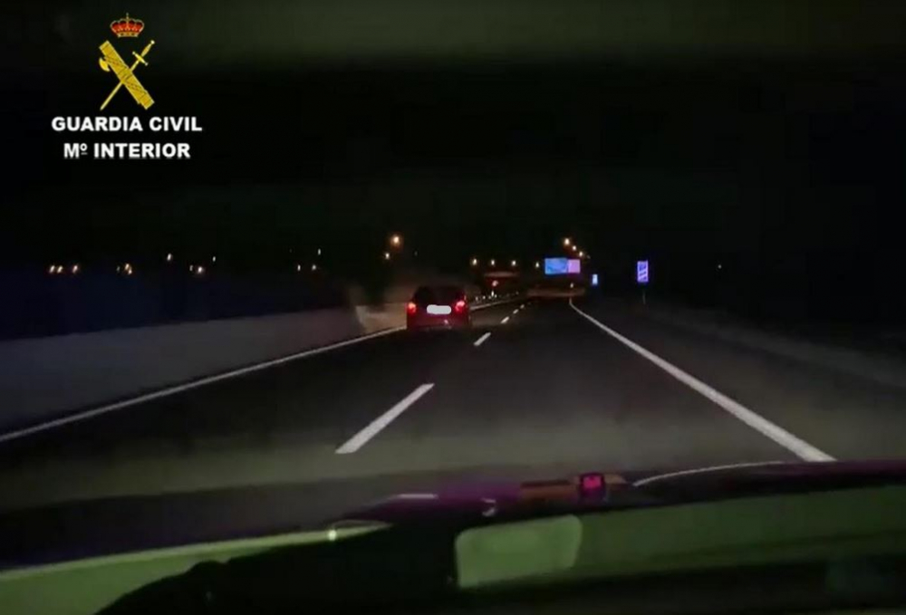 La  Guardia  Civil  detiene  a  un  conductor  por alcoholemia que circulaba  en sentido contrario por la autopista MA-1