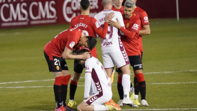 El RCD Mallorca gana al Albacete (0-1) y mantiene el liderato