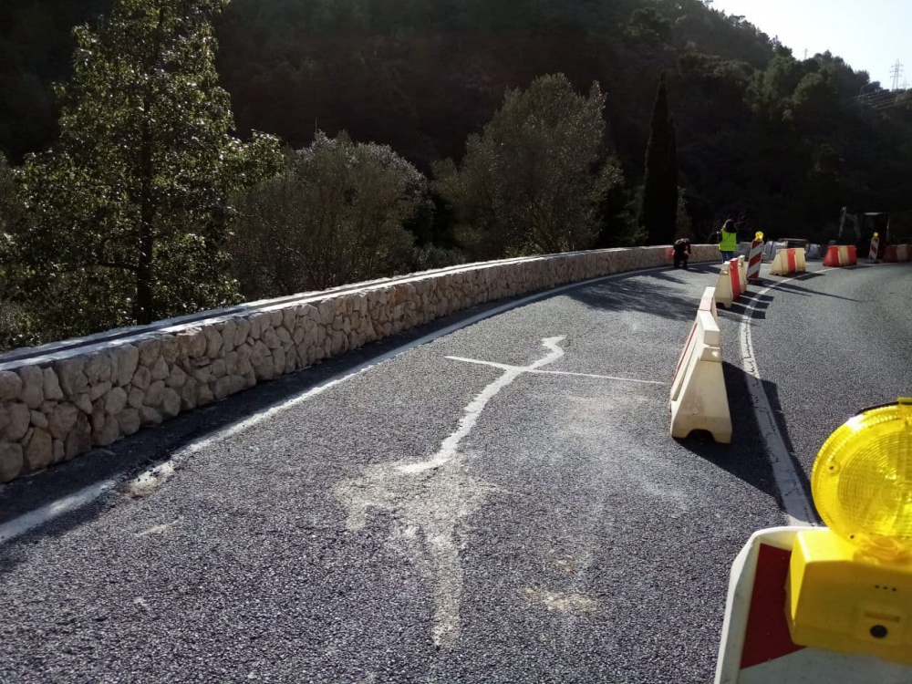 Sustituirán los polémicos muros de piedra natural de la carretera de Sóller para barreras de madera