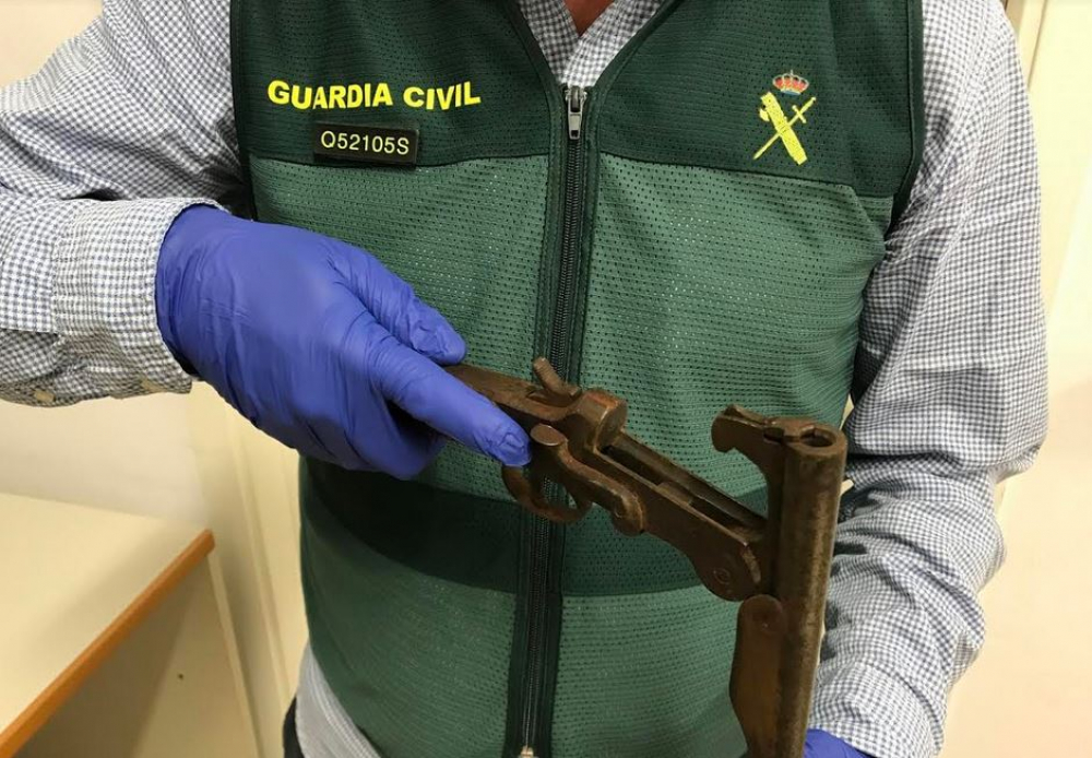 La Guardia Civil ha detenido a un hombre por amenazas y tenencia ilícita de armas en Marratxí