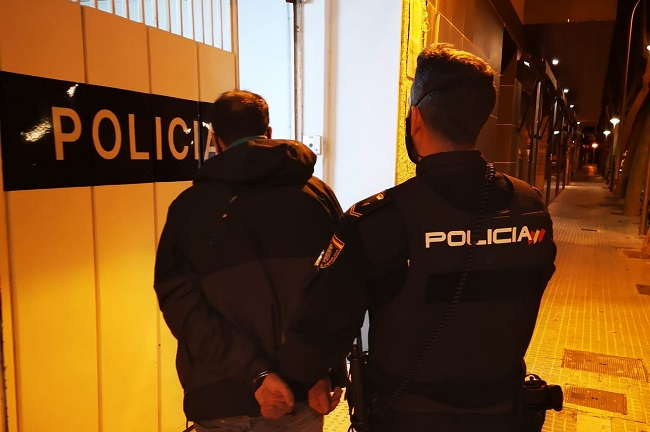 La Policía Nacional de Palma detiene a un hombre por 9 robos con fuerza en establecimientos