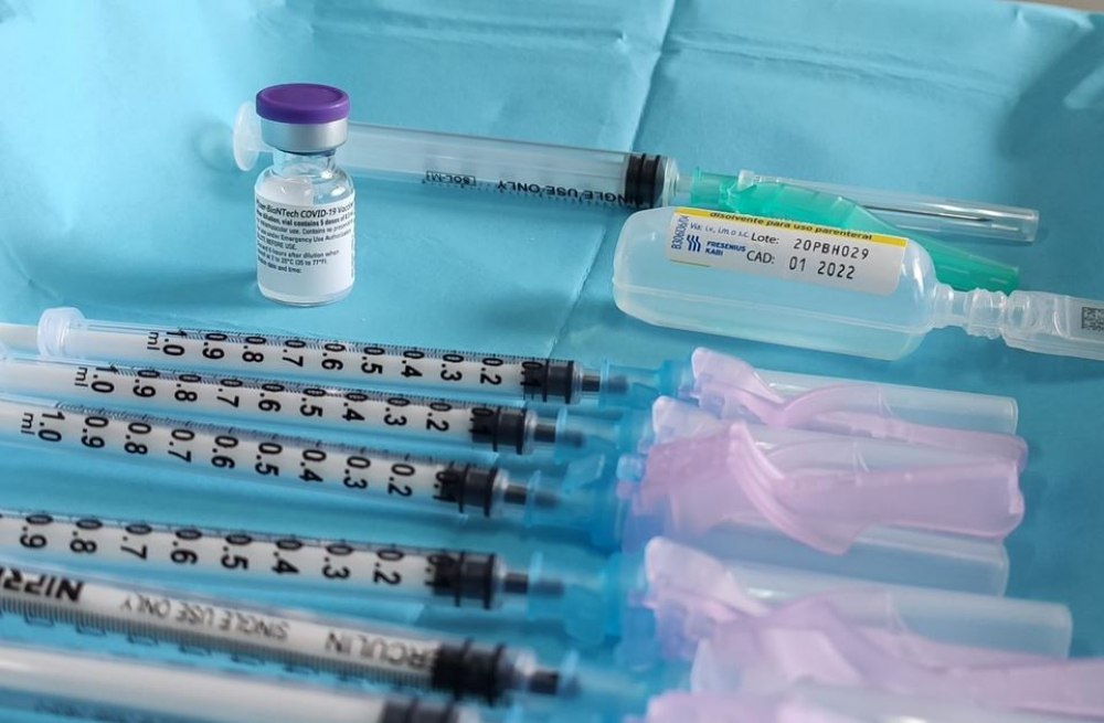 Salud ha vacunado ya a 488 grandes dependientes 