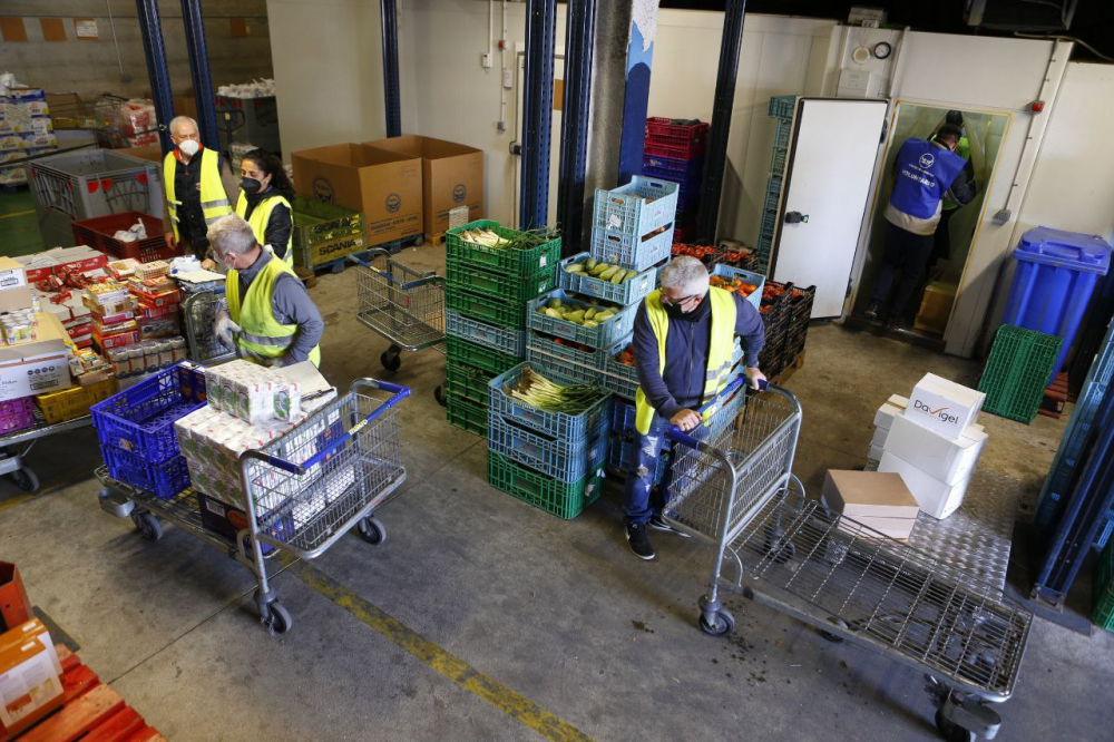 Visita de la presidenta Cladera al Banc d’Aliments de Mallorca