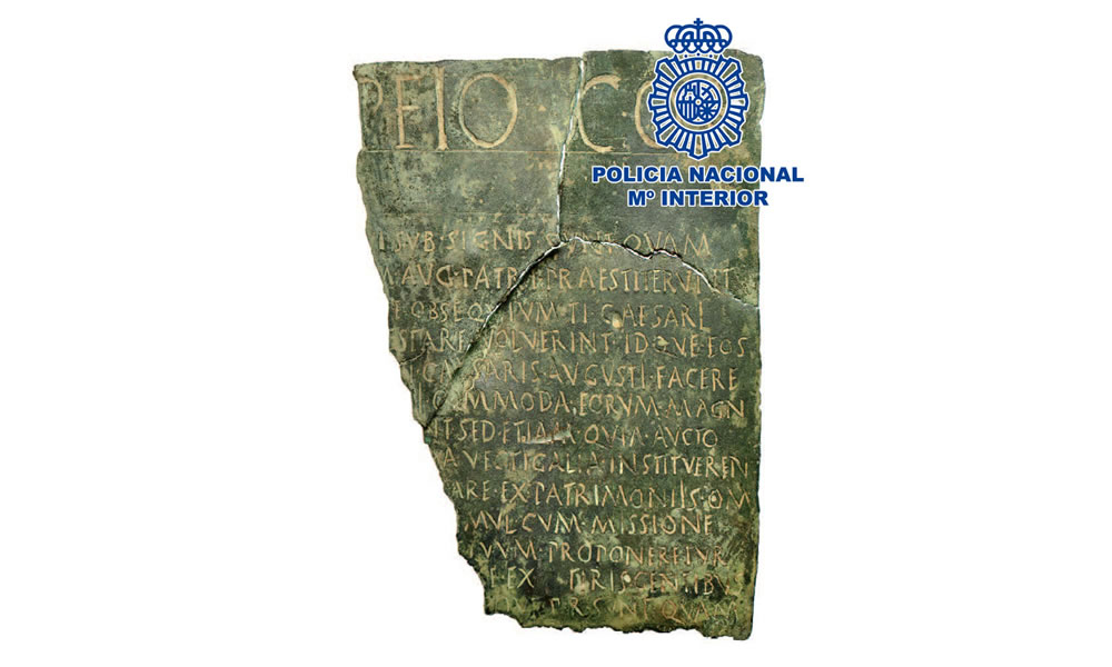La Policía Nacional recupera en Madrid un documento jurídico único realizado en bronce con más de 2000 años de antigüedad