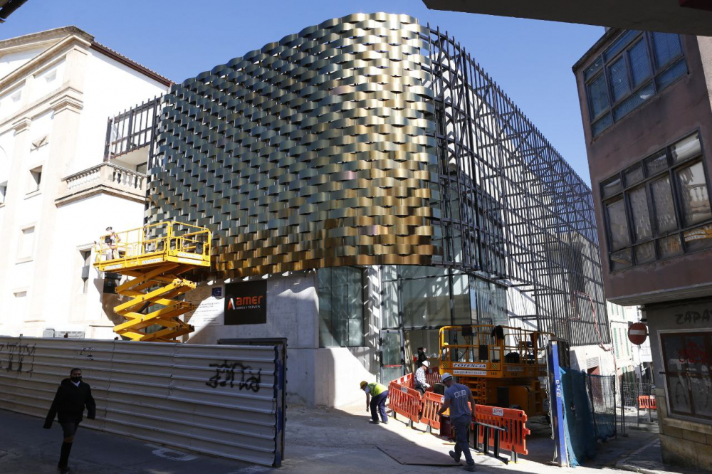 La presidenta Cladera visita las obras del Teatre Principal de Inca