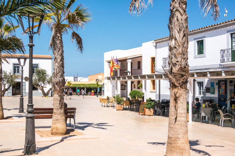 El Govern refuerza con 10 millones de euros el apoyo al Consell de Formentera para garantizar los servicios sociales