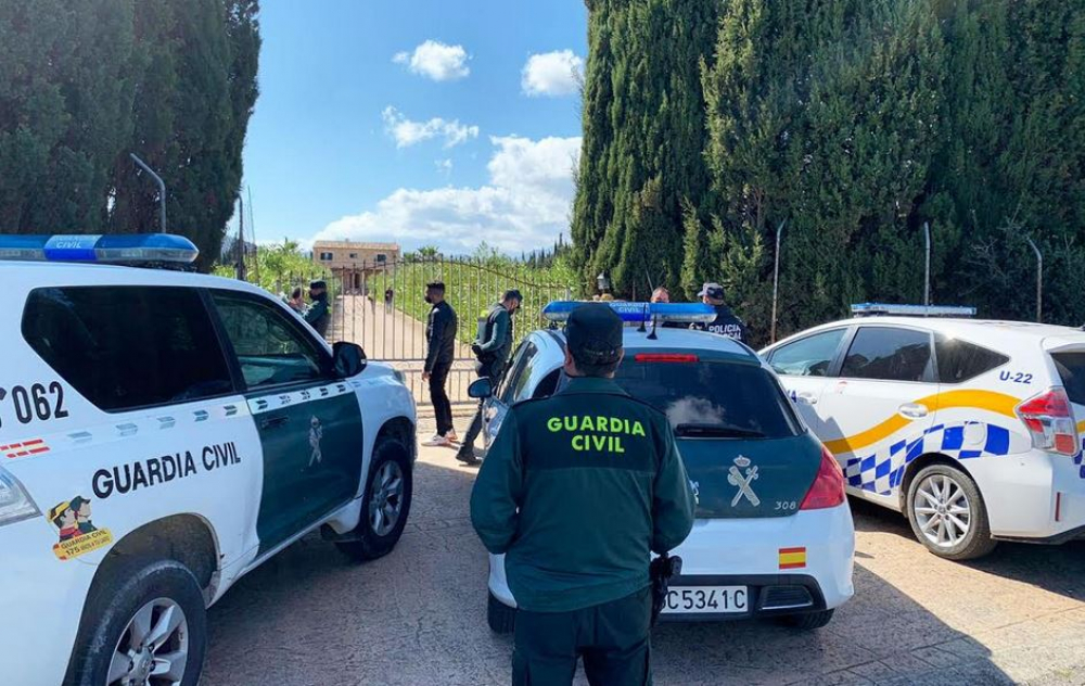 La Guardia Civil ha denunciado a más de 100 personas en Baleares por incumplimientos de medidas sanitarias 
este fin de semana