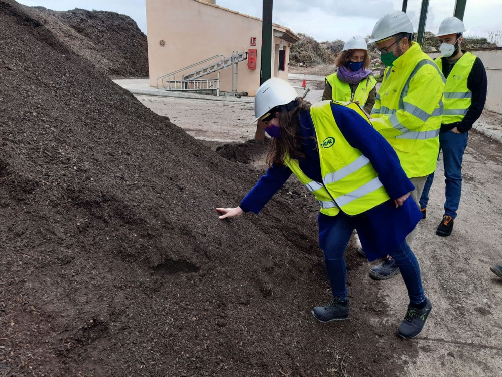 La materia orgánica en Mallorca se transforma en un compost de calidad