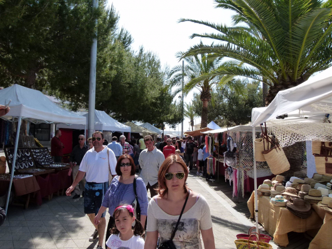La asociación de feriantes pide al Govern que revise su situación tras dos años de parálisis