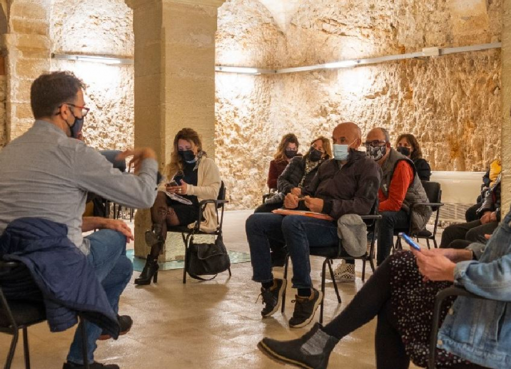 El alcalde de Manacor se reúne con el comité de empresa y los
representantes de Majolaperla