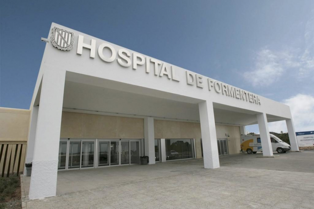 Seis años de suspensión y 16.000 euros de multa al médico de Formentera que  negaba la pandemia 