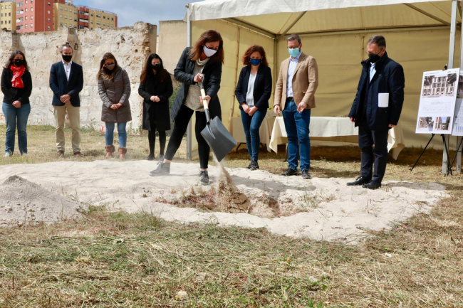 El Govern pone la primera piedra de una nueva promoción de 35 VPO en Palma