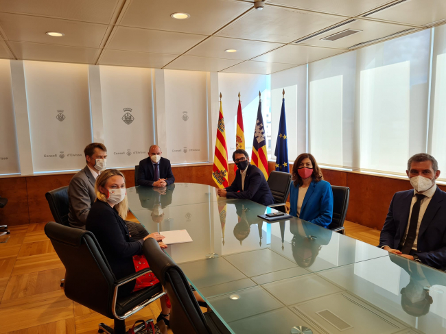 El embajador británico no asegura que se autorice a los ciudadanos del Reino Unido a viajar a las Baleares