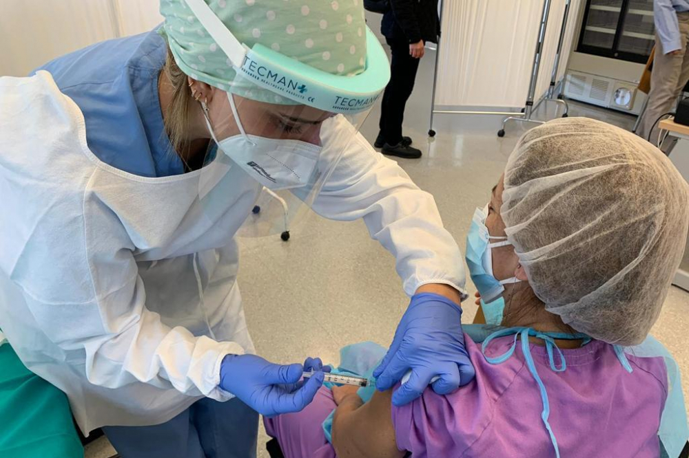 España supera el 70% de población vacunada con pauta completa