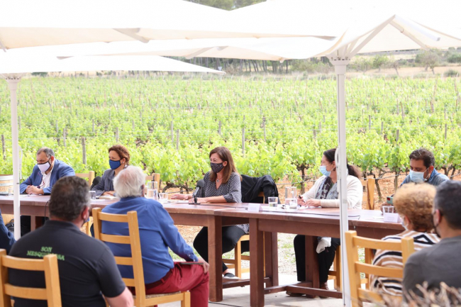 Armengol se reúne con el sector agroalimentario para tratar las novedades en las ayudas del fondo estatal