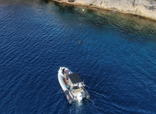 Pesca denuncia una embarcación con tres pescadores submarinos en la reserva des Freus de Eivissa y Formentera que se dieron a la fuga