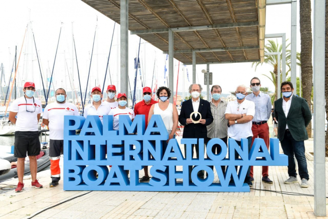 La feria náutica de Palma reconoce la labor humanitaria y de salvamento marítimo de la Cruz Roja del Mar
