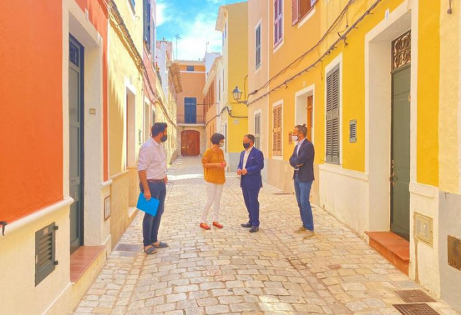 El Govern presenta una nueva convocatoria para la rehabilitación de edificios del casco antiguo de Ciutadella