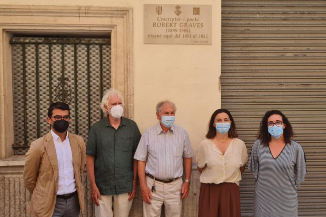Dedican una placa a Robert Graves en la casa donde vivió en Palma