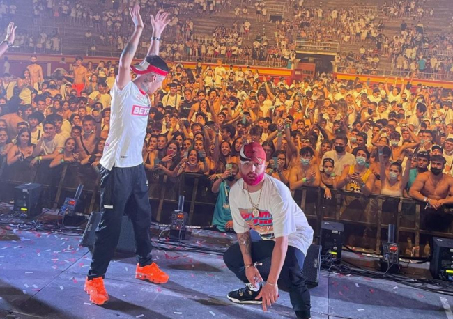 La causa de los múltiples brotes entre estudiantes son el concierto de Reggaetón en la plaza de Toros de Palma y las fiestas del Arenal