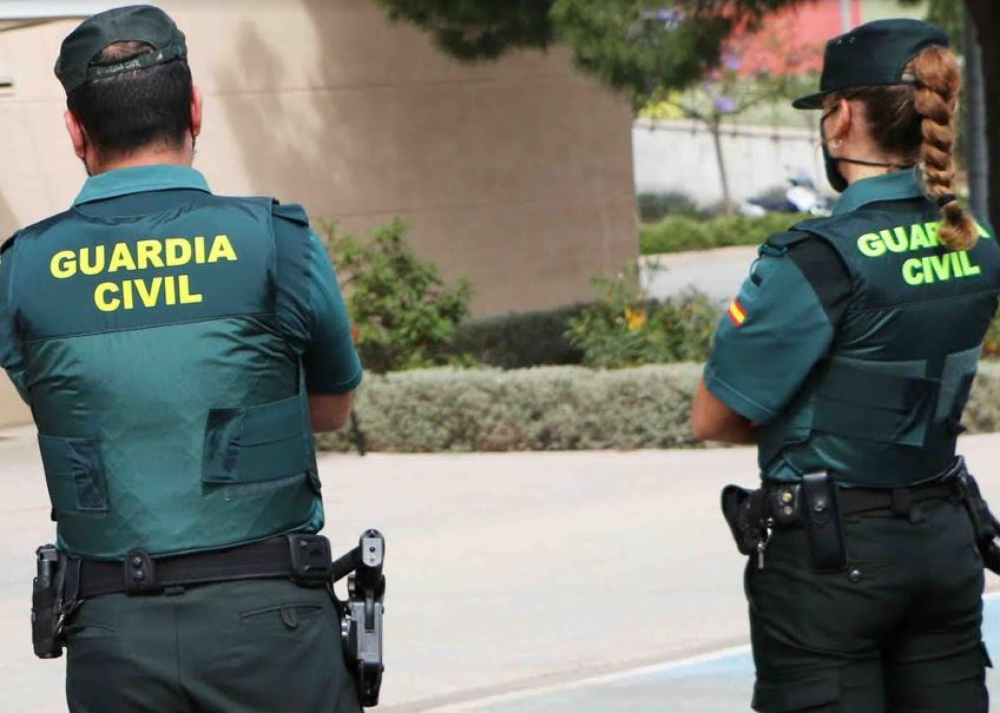 Un Guardia Civil fuera de servicio evita un hurto en Ibiza