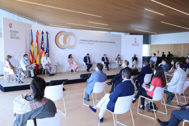 Empresarios y sindicatos ponen en valor el diálogo social frente a la pandemia y reclaman un cambio en la financiación autonómica