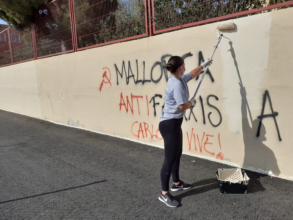 Palma inicia la limpieza de más de 160 grafitis en los centros de educación infantil y primaria