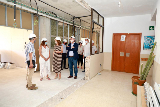 Armengol y March visitan las obras de ampliación de la Escola Nova de Porreres