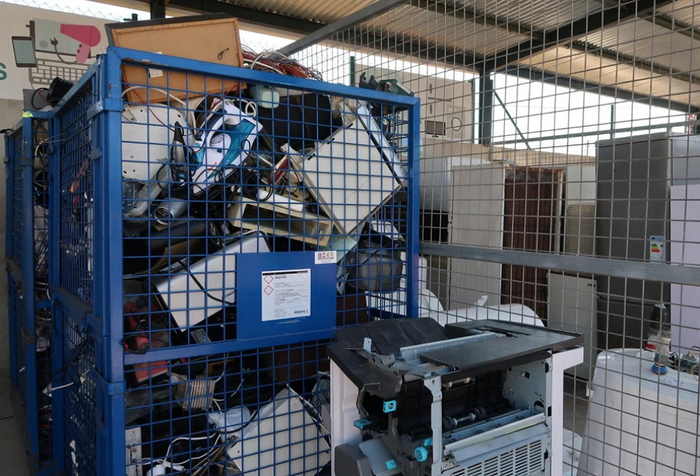 Medio Ambiente impulsa la primera campaña de reutilización de aparatos eléctricos y electrónicos con Reinicia y la Fundació Deixalles