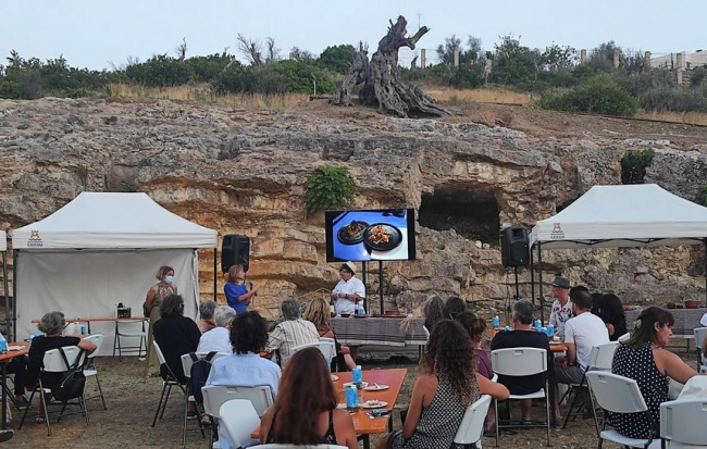 Más de 700 personas participan a la «Tríada Mediterránea: Pan, aceite y vino en la Eivissa Antigua»