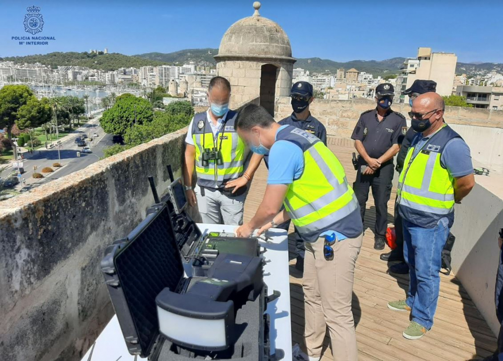 La policía nacional de Palma despliega un sistema antidron que detecta vuelos no autorizados