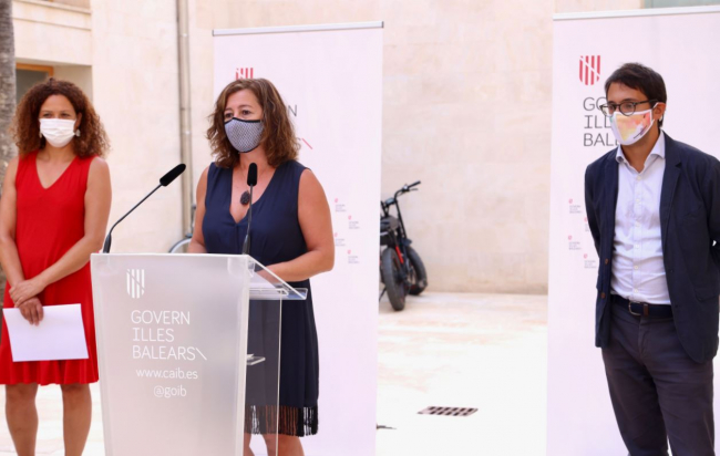 Armengol se reúne con el sector turístico de Mallorca para intentar alargar la temporada