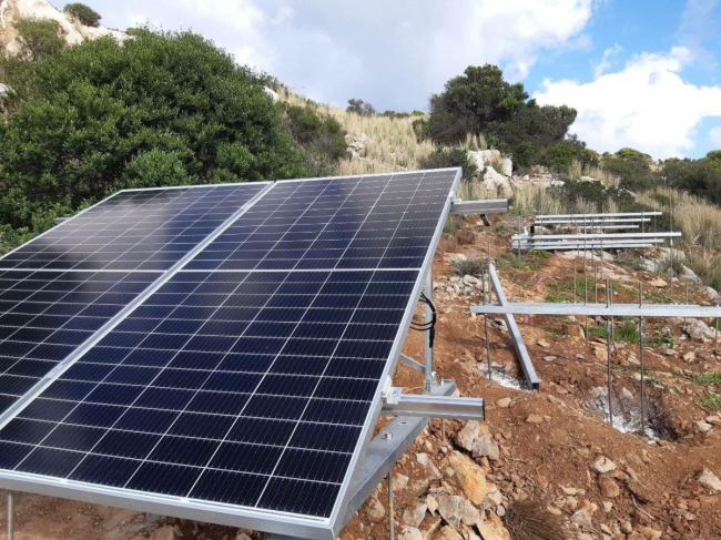 Comienza la Instalación de placas solares en sa Dragonera