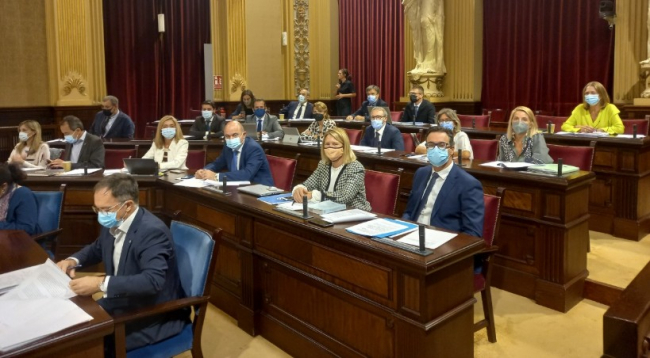 Costa defiende “un modelo que no ataque la libre competencia ni a los pequeños propietarios” y exige una solución para el alquiler turístico