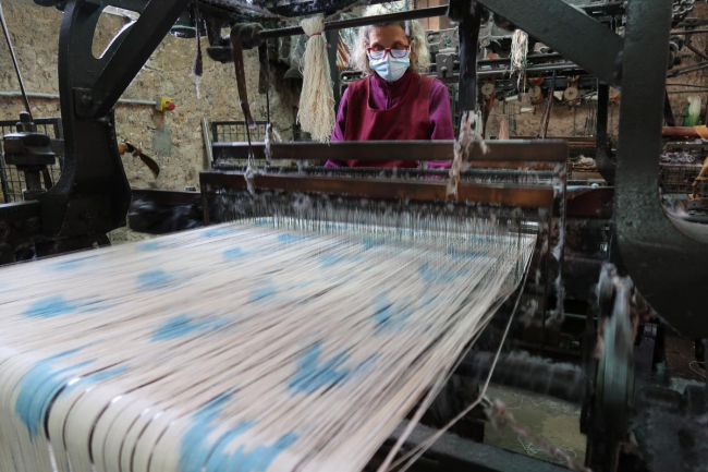 Patrimoni i Artesania perfilen accions de difusió i protecció de la tela de llengües