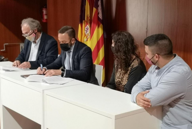 Firmado el convenio con el Ayuntamiento de Capdepera para la ampliación de una escoleta 0-3