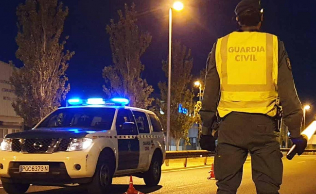 La Guardia Civil junto con Policía Local de Sant Antoni de Portmany realizó este fin de 
semana un dispositivo de Seguridad Ciudadana