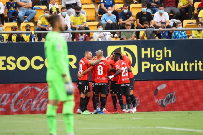 El RCD Mallorca empata a uno ante el Cádiz CF, otra vez en el descuento
