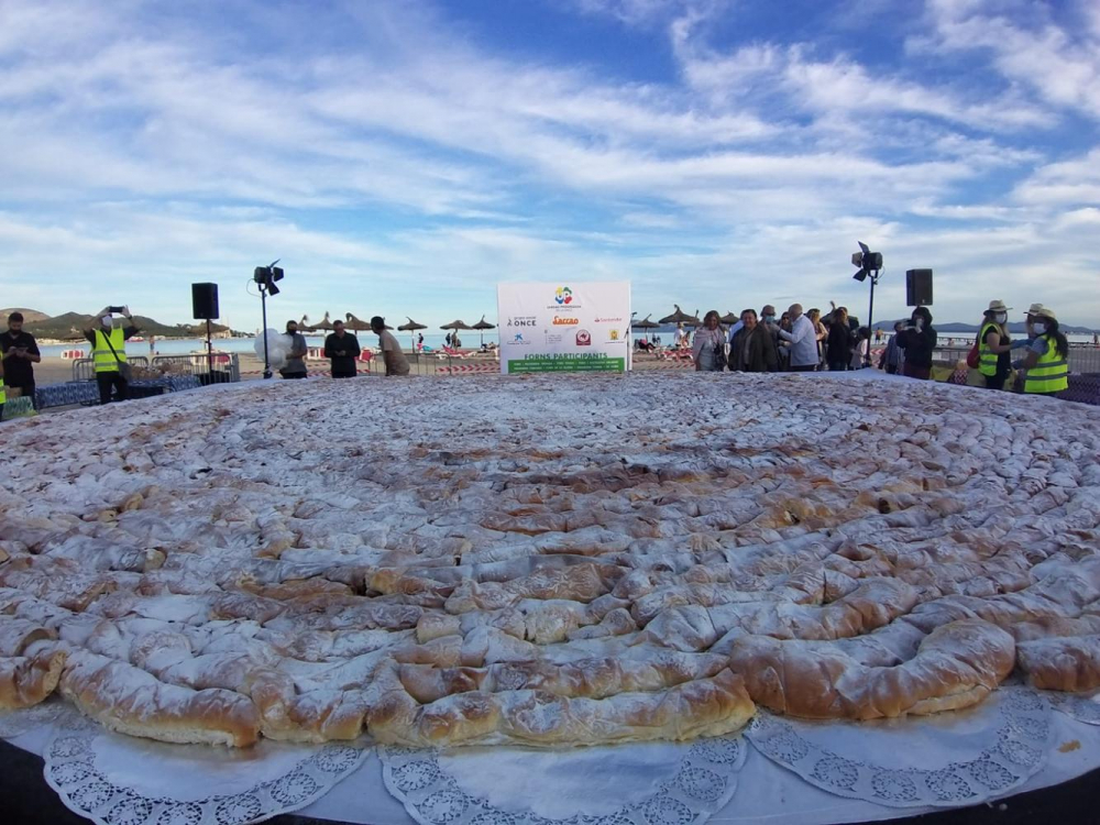 Presentan la ensaimada solidaria de 40 m2