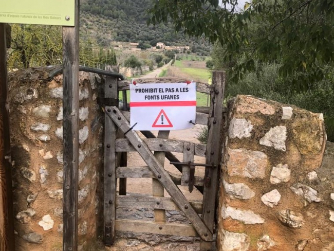 Medio Ambiente precinta el acceso las fuentes Ufanes para evitar aglomeraciones