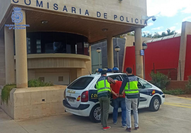 La Policía Nacional de Palma detiene a un hombre por robo con fuerza en interior de vehículo