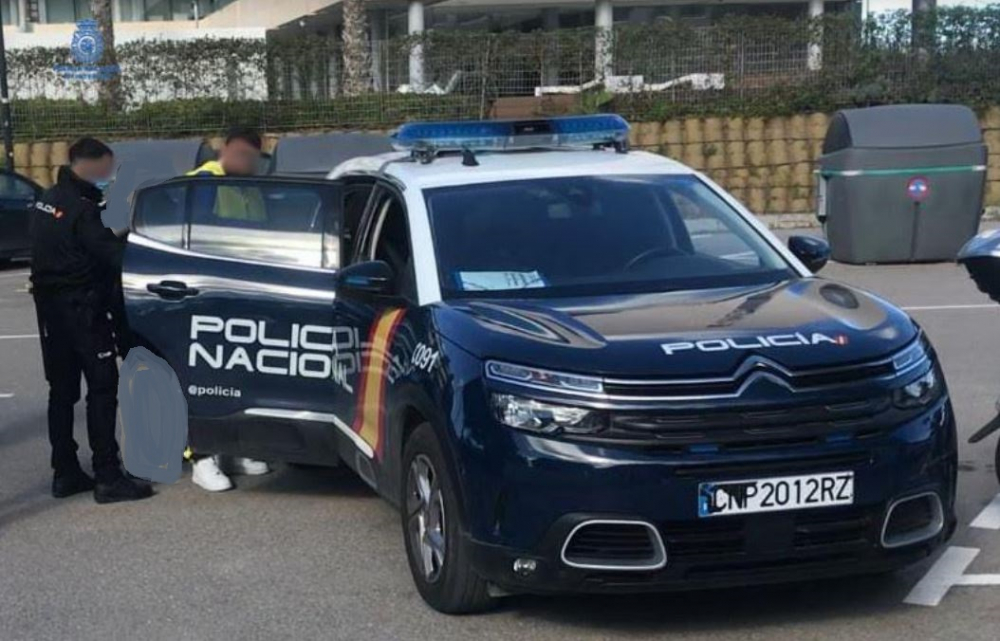 La Policía Nacional detiene a un integrante de un grupo dedicado al robo con violencia de relojes de lujo 