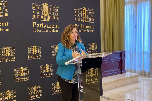 La portavoz socialista, Pilar Costa, lamenta que el PP 'renuncie a la transformación del modelo económico y la sostenibilidad en las Islas Baleares'