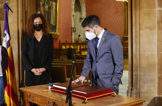 Javier de Juan y Sofia Alonso toman posesión de su nuevo cargo en el Consell