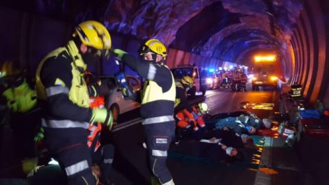 Els Bombers de Mallorca organitzen un simulacre al túnel de Sóller 