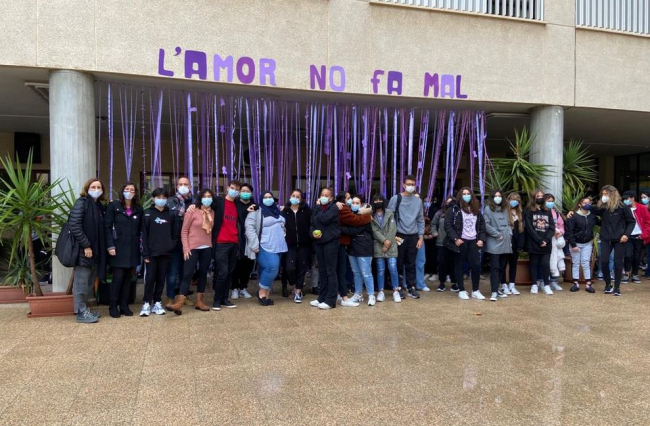 Más de un centenar de centros de las Baleares se suman a las actividades del 25N en contra de las violencias machistas