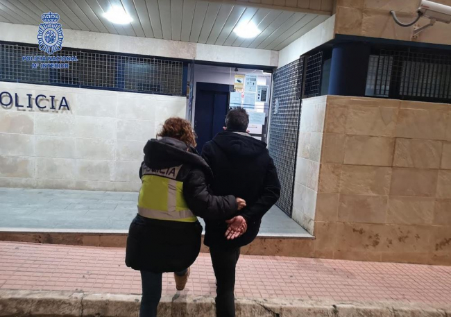 La Policía Nacional detiene a un hombre por estafa por valor de 16.000 euros a un comercio de Ciutadella